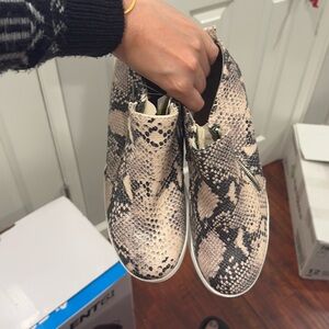 Snake print sneakers new